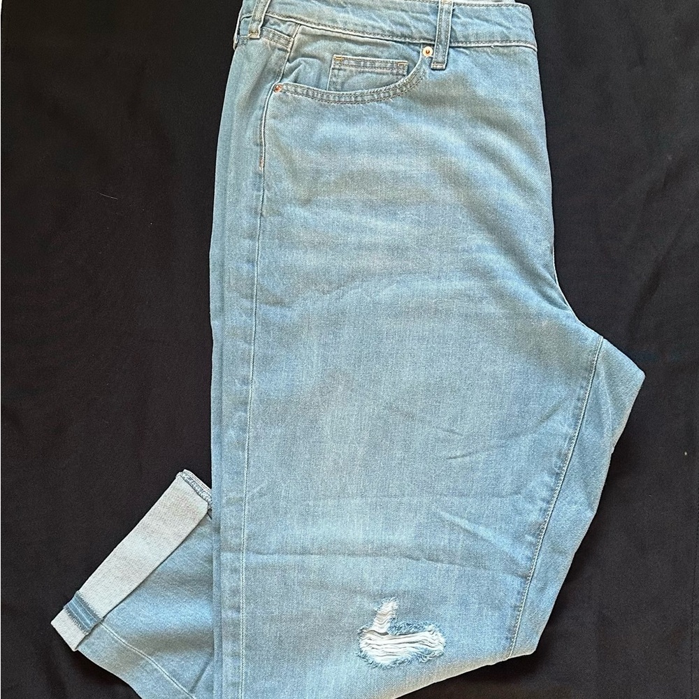 Universal Thread Light Blue Boyfriend Jeans